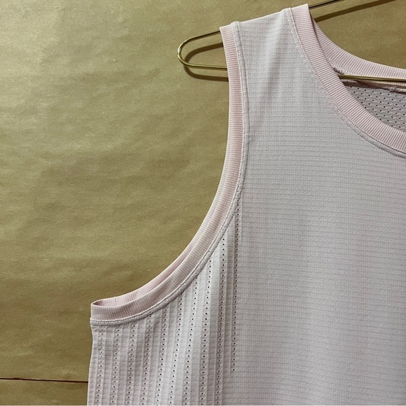 Lululemon | Train to Be Tank Top Cropped Mesh Strawberry Milkshake Size 10 - Picture 6 of 11